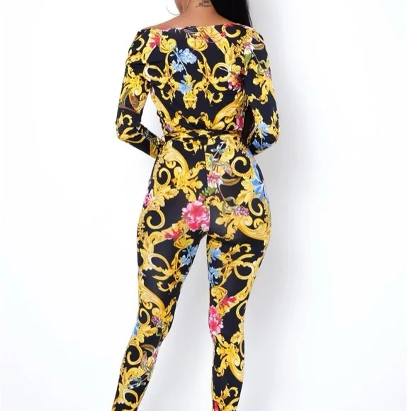 Women’s Clothing - Picture 14 of 16